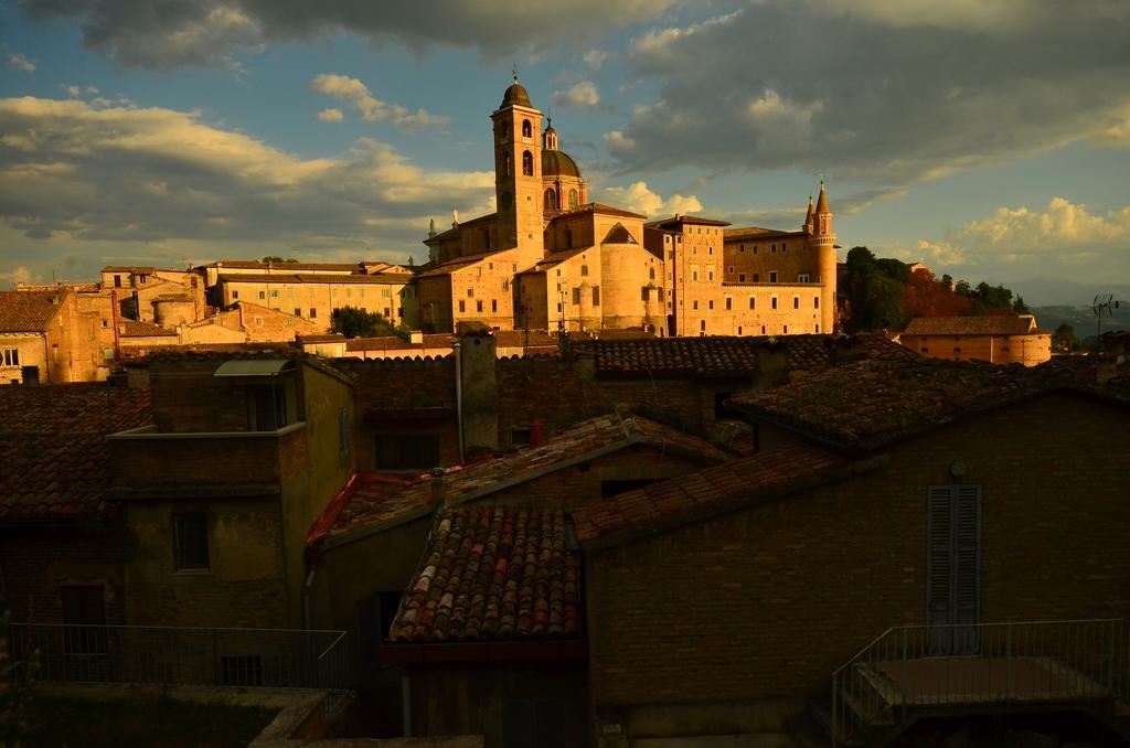 Camping Pineta Hotel Urbino Buitenkant foto